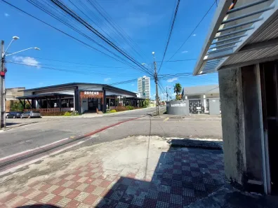 Casa com 3 Quartos à venda, 302m² no Parque Araxá, Fortaleza