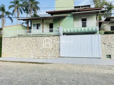 Casa com 3 Quartos à venda, 211m² no Velha Central, Blumenau