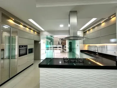 Casa com 3 Quartos à venda, 218m² no Plano Diretor Norte, Palmas