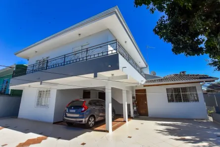 Sobrado com 3 Quartos à venda, 173m² no Fazendinha, Curitiba
