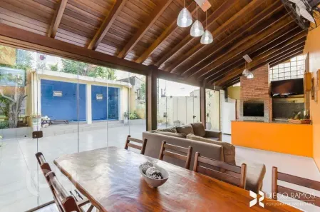Sobrado com 4 Quartos à venda, 387m² no Centro Histórico, Porto Alegre