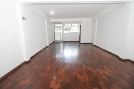 Sala Comercial para alugar, 69m² no Centro, Pelotas