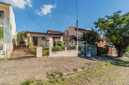 Casa com 3 Quartos à venda, 120m² no Medianeira, Porto Alegre
