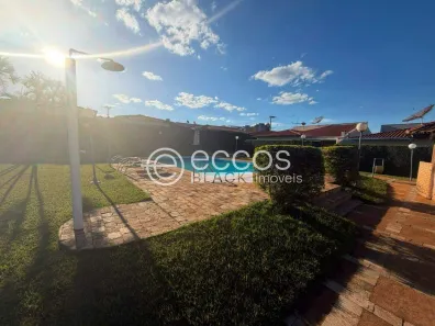 Casa com 3 Quartos à venda, 160m² no Universitário, Uberaba