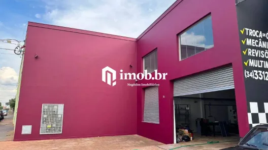 Galpão/Depósito/Armazém para alugar, 300m² no Conjunto Umuarama, Uberaba