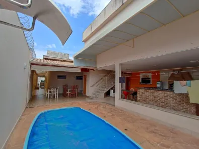 Casa com 3 Quartos à venda, 400m² no Brasil, Uberlândia