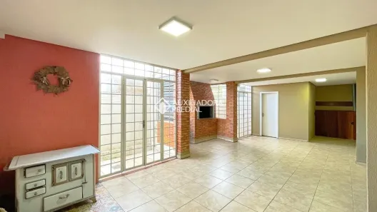 Casa com 3 Quartos para alugar, 263m² no Parque Santa Fé, Porto Alegre