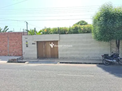 Casa com 3 Quartos para alugar, 270m² no Parque Poti, Teresina