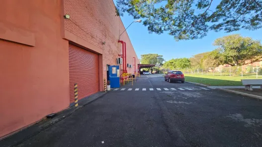 Sala Comercial para alugar, 2700m² no Eugênio de Mello, São José dos Campos