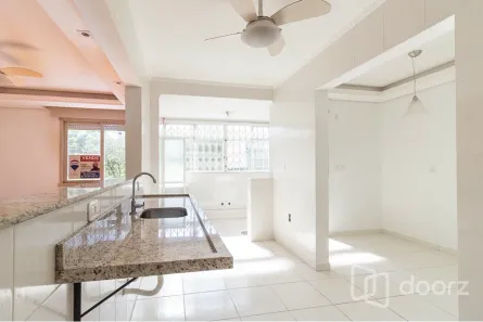 Apartamento com 2 Quartos à venda, 75m² no Vila Ipiranga, Porto Alegre