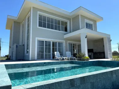 Casa de Condomínio com 3 Quartos à venda, 255m² no , Balneário Rincão