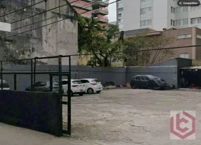 Lote/Terreno para alugar, 651m² no Embaré, Santos