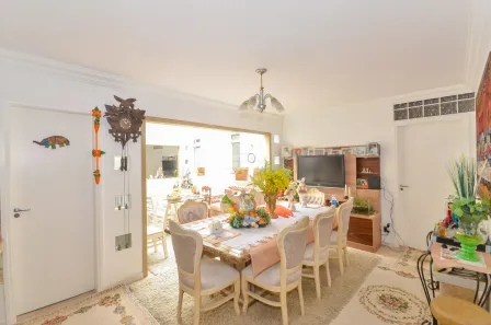 Casa com 4 Quartos à venda, 190m² no Novo Mundo, Curitiba