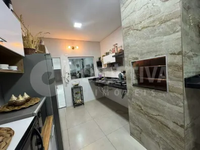 Casa com 2 Quartos à venda, 99m² no Jardim Canaã, Uberlândia