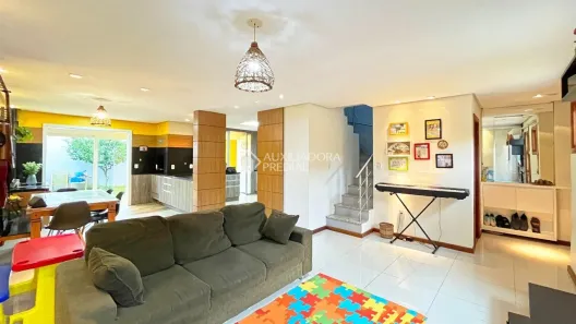 Sobrado com 3 Quartos à venda, 130m² no Hípica, Porto Alegre
