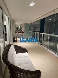 Apartamento com 3 Quartos para alugar, 235m² no Alphaville Centro Industrial e Empresarial/Alphaville., Barueri