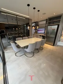 Casa de Condomínio com 3 Quartos à venda, 342m² no Santo Inácio, Curitiba