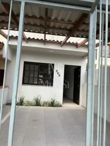 Casa com 2 Quartos para alugar, 60m² no Vila Cledi, Gravataí