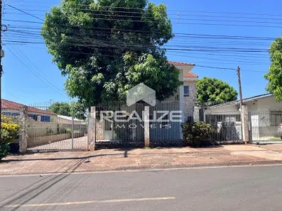 Sobrado com 4 Quartos à venda, 252m² no Ipê, Foz do Iguaçu