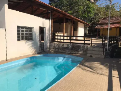 Fazenda/Sítio com 3 Quartos à venda, 200m² no João Antônio Gonçalves, Divinópolis