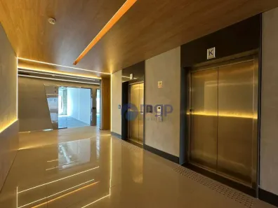 Sala Comercial para alugar, 221m² no Parque Industrial Tomas Edson, São Paulo