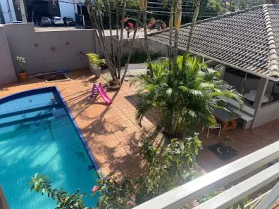 Sobrado com 4 Quartos para alugar, 370m² no Parque Residencial Alcântara, Londrina