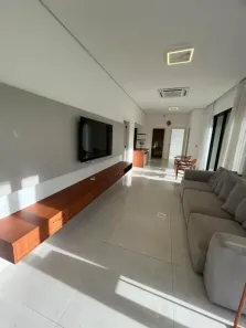 Casa de Condomínio com 3 Quartos para alugar, 1500m² no Ponta Negra, Manaus