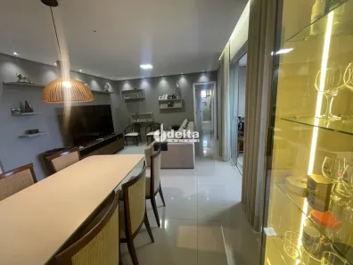 Apartamento com 3 Quartos à venda, 96m² no Segismundo Pereira, Uberlândia