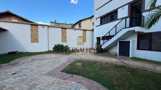 Casa com 8 Quartos para alugar, 400m² no Floresta, Belo Horizonte