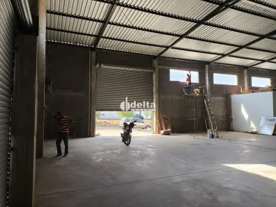 Ponto Comercial para alugar, 415m² no Jardim Brasília, Uberlândia