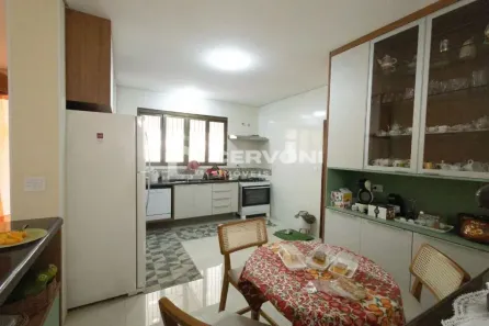 Sobrado com 3 Quartos para alugar, 188m² no Chácaras Reunidas Igarapés, Jacareí