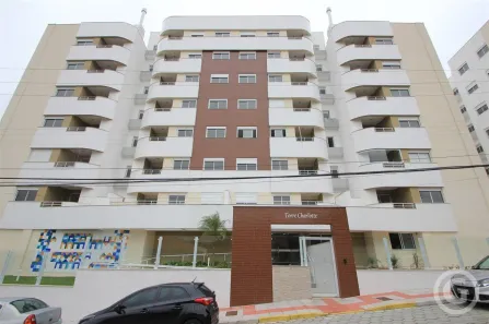 Apartamento com 3 Quartos para alugar, 84m² no Capoeiras, Florianópolis