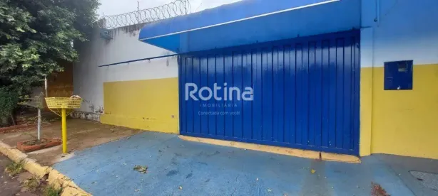 Ponto Comercial para alugar, 900m² no Presidente Roosevelt, Uberlândia