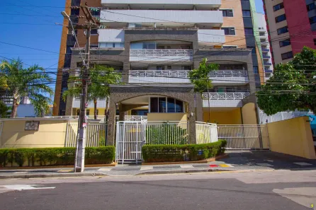Apartamento com 2 Quartos para alugar, 56m² no Meireles, Fortaleza