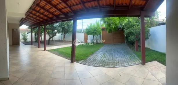 Casa com 5 Quartos à venda, 200m² no São João do Rio Vermelho, Florianópolis