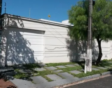 Casa com 3 Quartos à venda, 270m² no Umuarama, Uberlândia