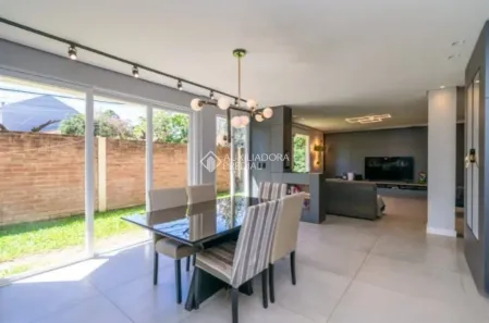 Casa com 3 Quartos à venda, 224m² no Vila Assunção, Porto Alegre