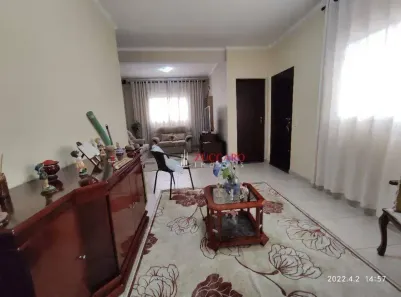 Sobrado com 4 Quartos à venda, 161m² no Jardim Presidente Dutra, Guarulhos