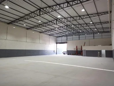 Galpão/Depósito/Armazém para venda ou aluguel, 750m² no Jardim Ibiti do Paço, Sorocaba