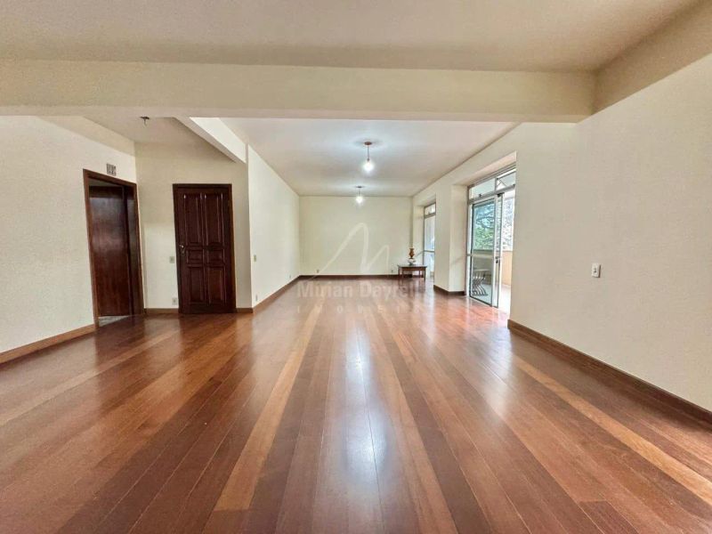 Apartamento com 4 quartos — Serra, Belo Horizonte