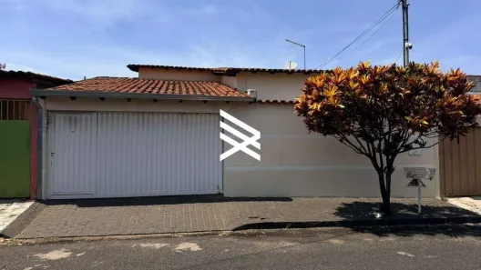 Casa com 3 Quartos para alugar, 150m² no Planalto, Uberlândia