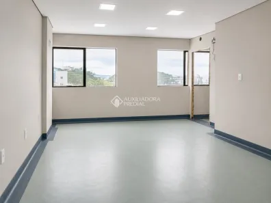 Sala Comercial para alugar, 127m² no Centro, Joinville