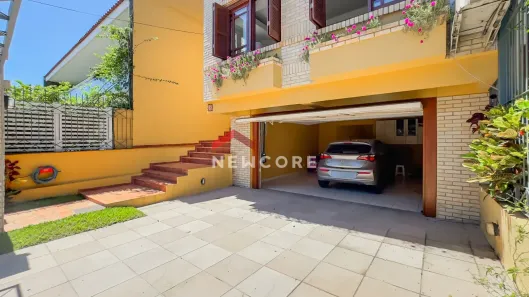 Casa com 3 Quartos à venda, 261m² no Chácara das Pedras, Porto Alegre