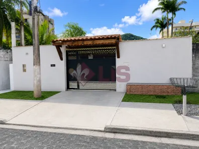 Casa com 3 Quartos à venda, 255m² no Jardim Bela Vista, Caraguatatuba