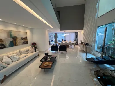 Casa de Condomínio com 4 Quartos à venda, 338m² no Jardins Madri, Goiânia