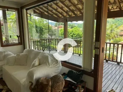 Casa de Condomínio com 5 Quartos à venda, 550m² no Piratininga, Niterói