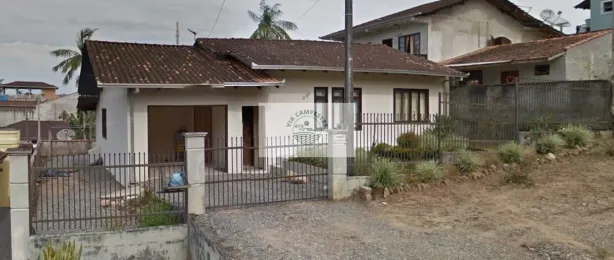 Casa com 3 Quartos à venda, 140m² no Petrópolis, Joinville
