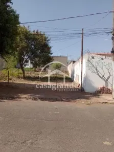 Lote/Terreno com 1 Quarto à venda, 250m² no Carajás, Uberlândia