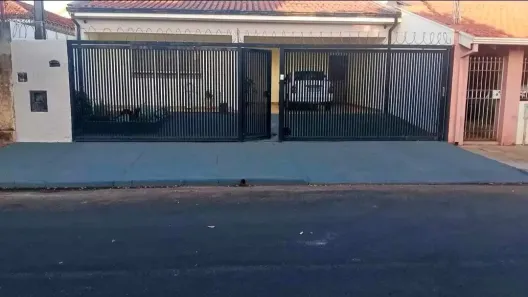 Casa com 4 Quartos à venda, 200m² no Zona 01, Maringá