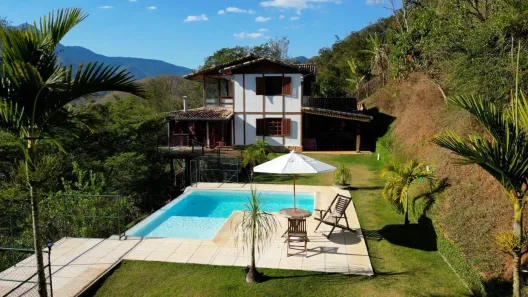 Casa de Condomínio com 4 Quartos à venda, 211m² no Cuiabá, Petrópolis